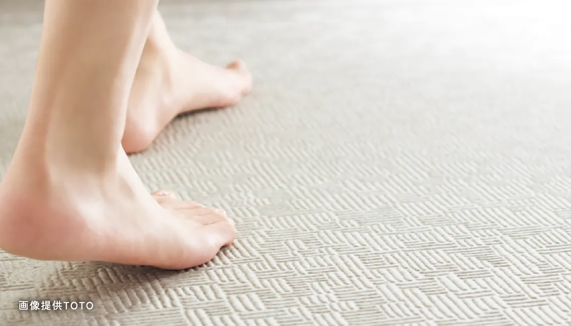 お掃除ラクラクほっカラリ床